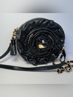 Vincis Bench Vintage Black 3D Leather Rose Evening Bag Crossbody Crystal Tassel